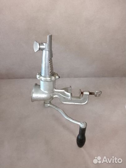 Мясорубка ручная СССР чугунная