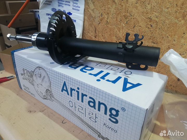 Амортизатор (стойка) передний Ford Focus 3