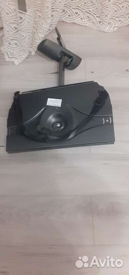 Два держателя для телевизора