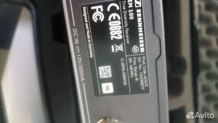 Микрофон петличный с базой Sennheiser ew 122 G3 B