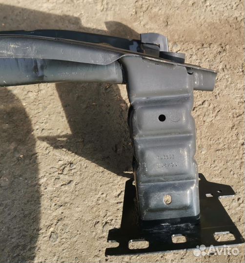 Audi A3 8Y 2021 усилитель переднего бампера