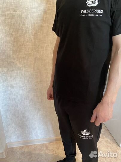 Чёрная форма для работников Wildberries