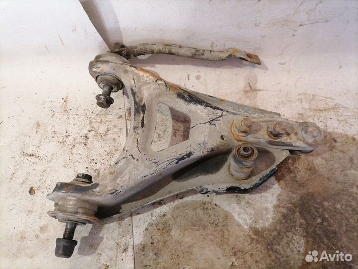 Рычаг передний левый Renault Symbol