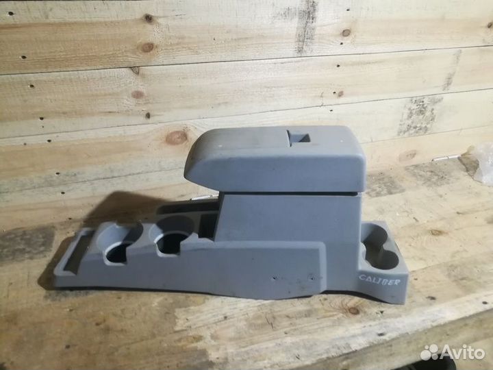 Консоль центральная Dodge Caliber