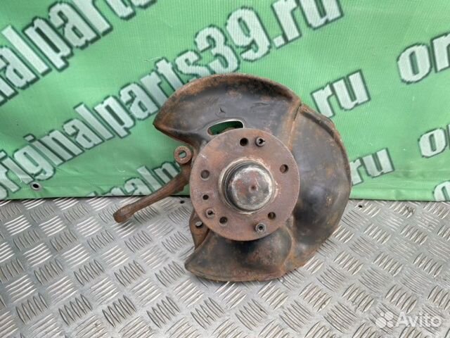 Кулак поворотный передний правый Mercedes-Benz