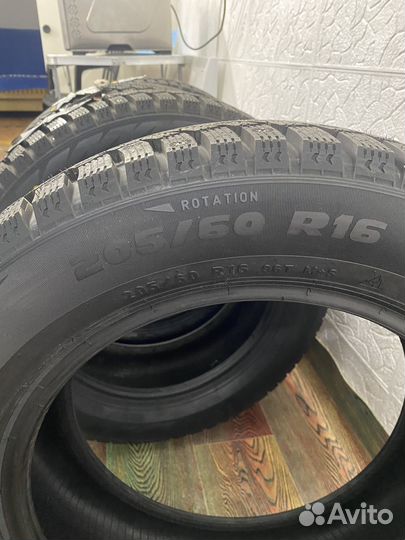 Pirelli Formula Ice 205/60 R16