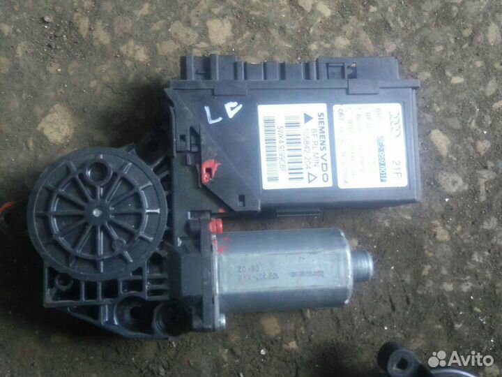 Мотор стеклоподъемника Ауди А4 Б6 б7