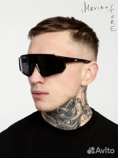 Очки спортивные солнцезащитные чёрные