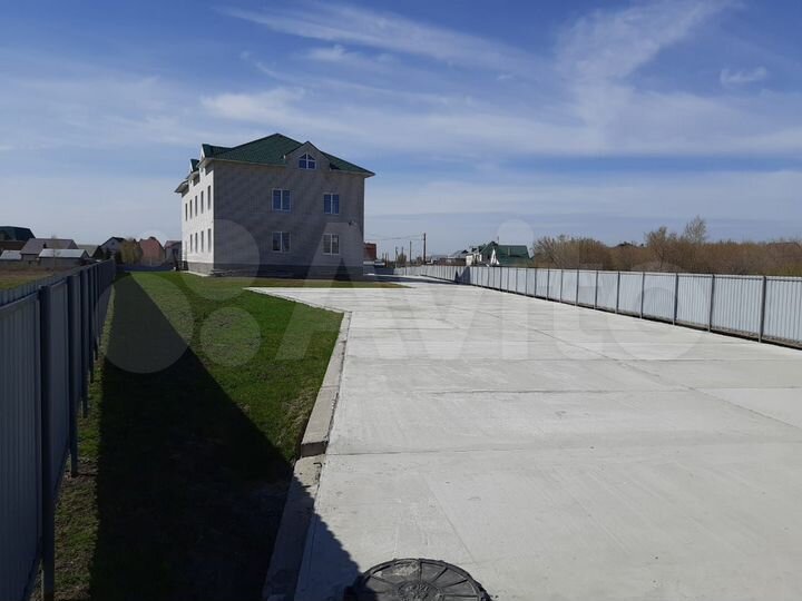 Здание, 1200 м²