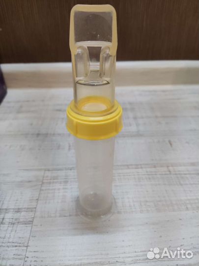 Молокоотсос и поильник Medela Essentials Pack