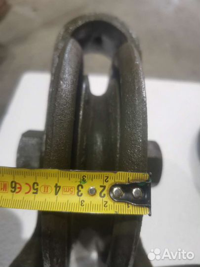 Гак с крюком от военной техники