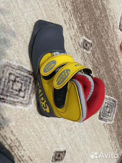 Лыжные ботинки