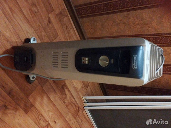 Масляный обогреватель delonghi б/у