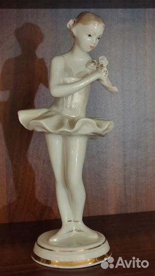 Фарфоровая статуэтка. 