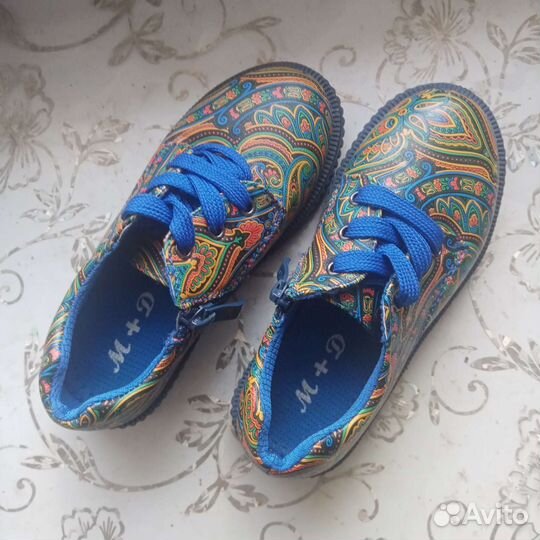 Кроссовки