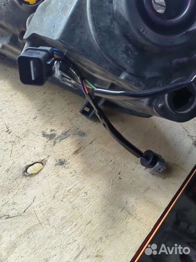 Фара правая Mitsubishi lancer 9