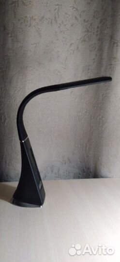 Продам гибкую настольную лампу