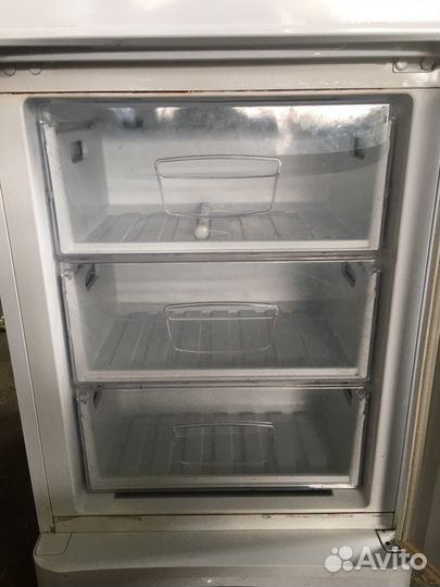 Холодильник indesit