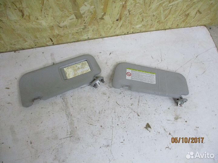 Солнцезащитный козырек правый Тойота Королла 150