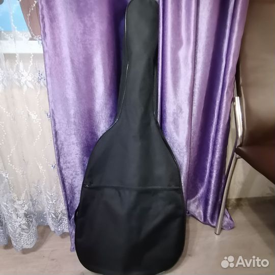 Гитара с чехлом