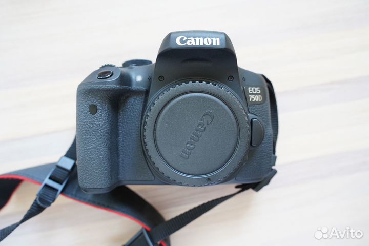 Камера Canon 750D