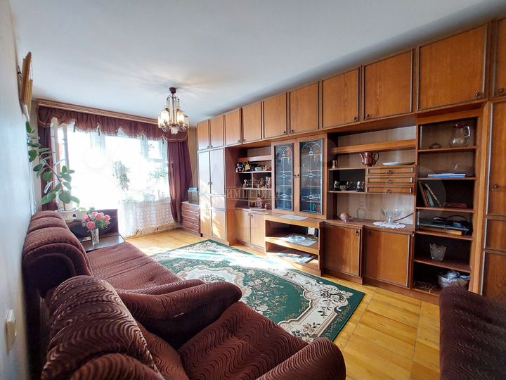 2-к. квартира, 57 м², 2/10 эт.