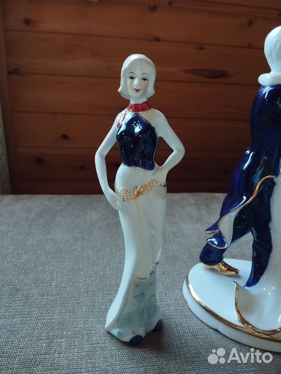 Фарфоровые статуэтки Девушки