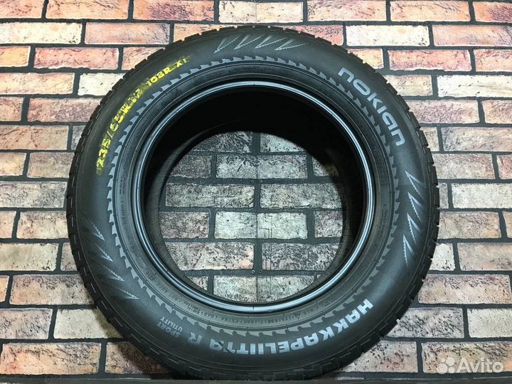 Nokian Tyres Hakkapeliitta SUV 235/65 R17 108R