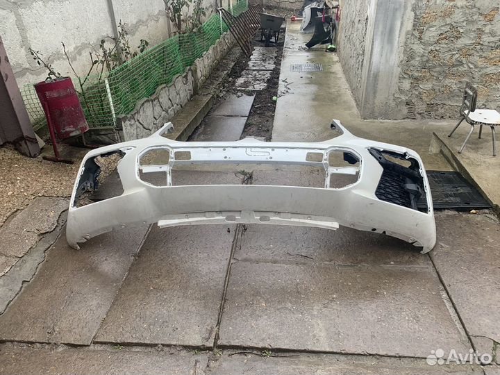 Оригинал бампер на BMW