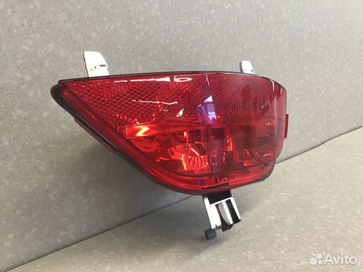 Фонарь задний в бампер правый Nissan Terrano III