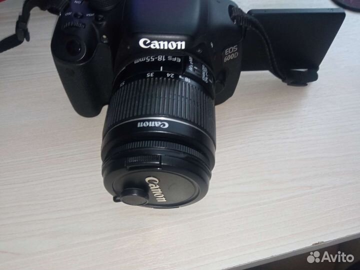 Canon 600d с объективом