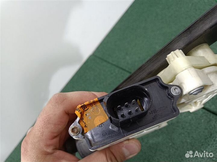 Стеклоподъемник передний правый Bmw X3 E83 2008