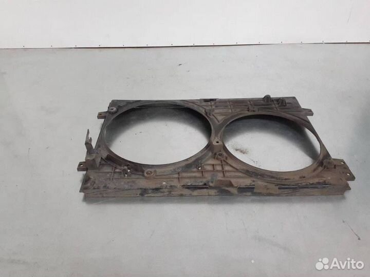 Диффузор вентилятора Volkswagen Golf 3 2000