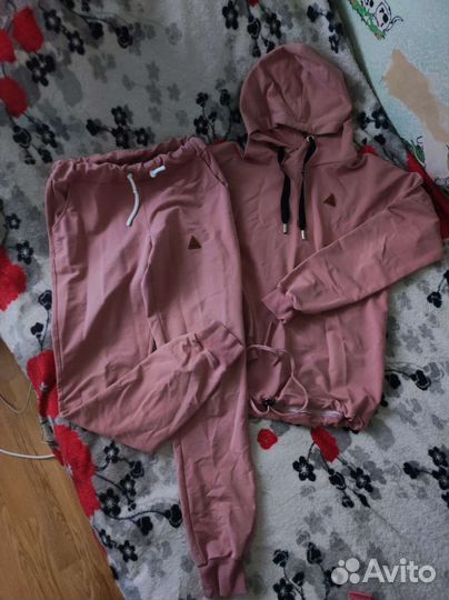 Спортивный костюм женский