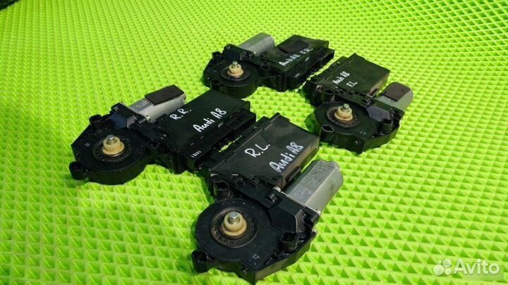 Моторчик стеклоподьемника Audi A8 D3