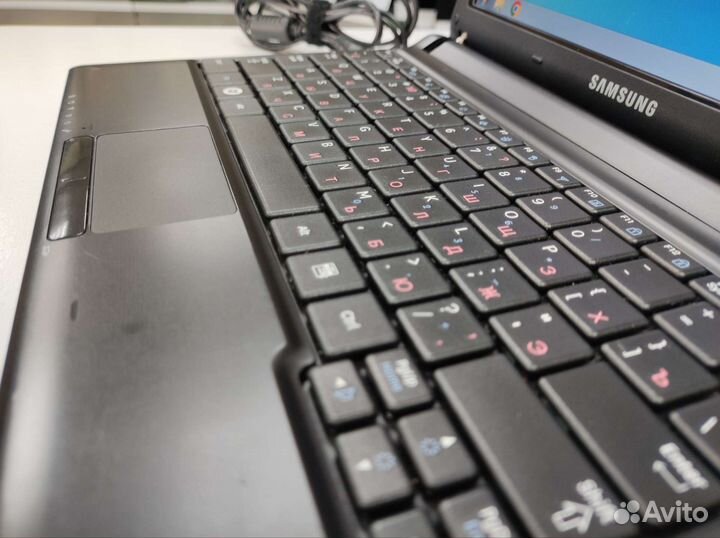 Компактный нетбук Samsung 10.1