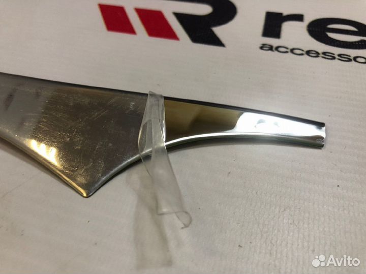 Накладка на 5-ю дверь Toyota Prius 30 SN19 S2567