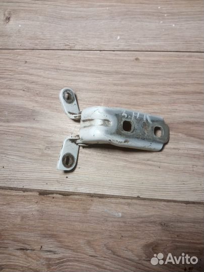 Петля двери задняя правая нижняя Chevrolet Cruze 1