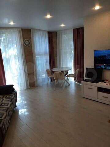 2-к. квартира, 40 м², 1/4 эт.