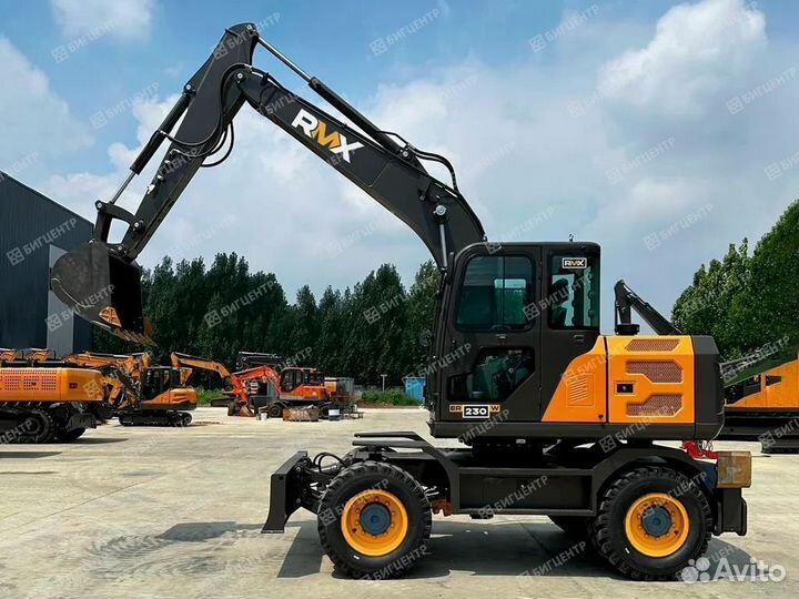 Колёсный экскаватор Runmax ER120W, 2023