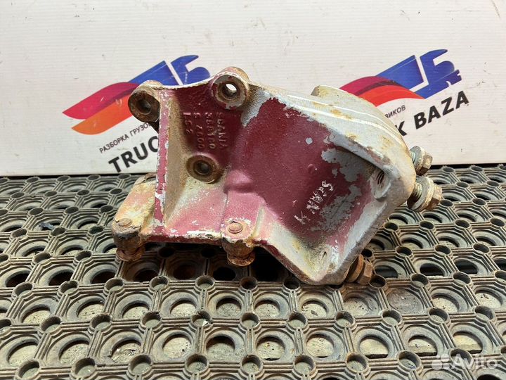 Кронштейн крепления торсиона правый