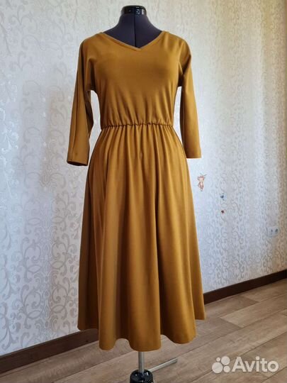 Платья женские 42-44