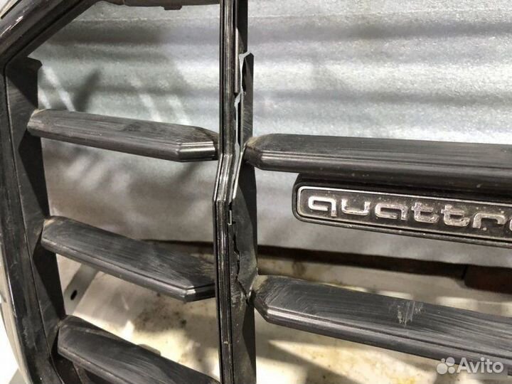 Решетка радиатора Audi Q8