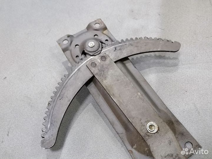 Стеклоподъемник механический Volvo 343 1984-1991