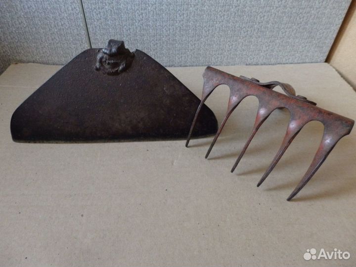 Садовый инвентарь: нож, грабли, тяпка. СССР