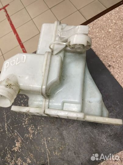 Бачек омывателя Volkswagen polo седан
