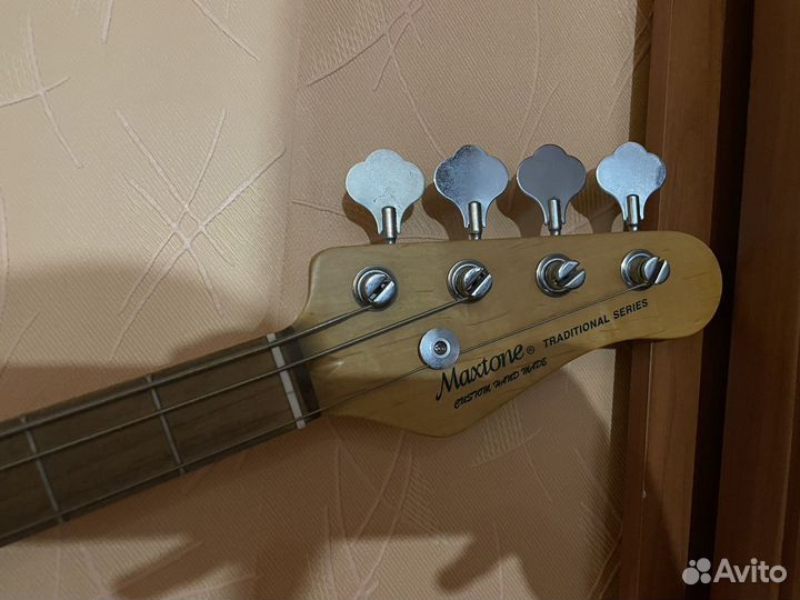 Бас гитара maxtone traditional series