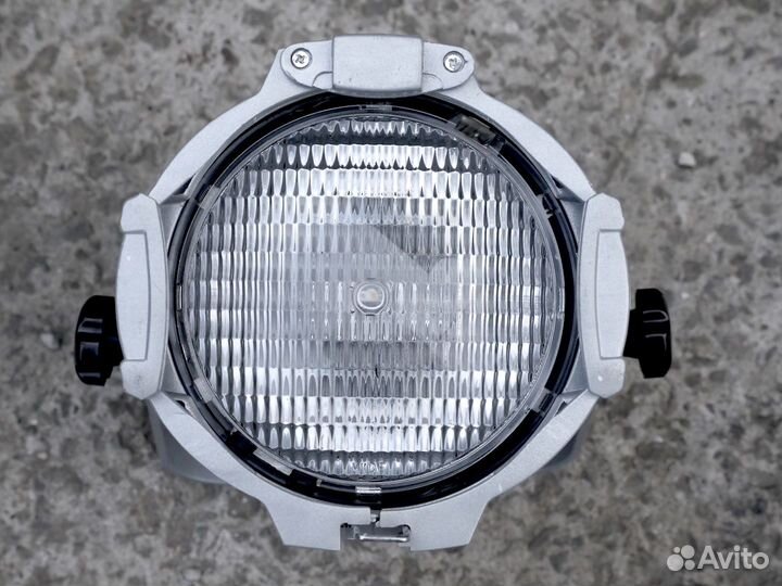 Прожектор Showtec PAR-575W/B/S с лампой