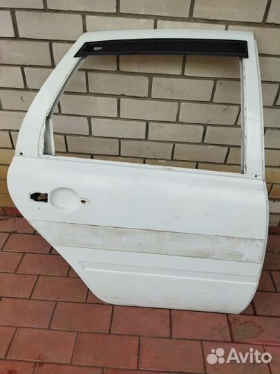 Дверь задняя правая на LADA Kalina