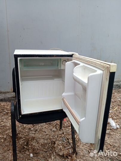 Холодильник мини с морозилкой